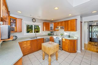 Photo 14: 937 Shirley Rd in Esquimalt: Es Kinsmen Park House for sale : MLS®# 950434