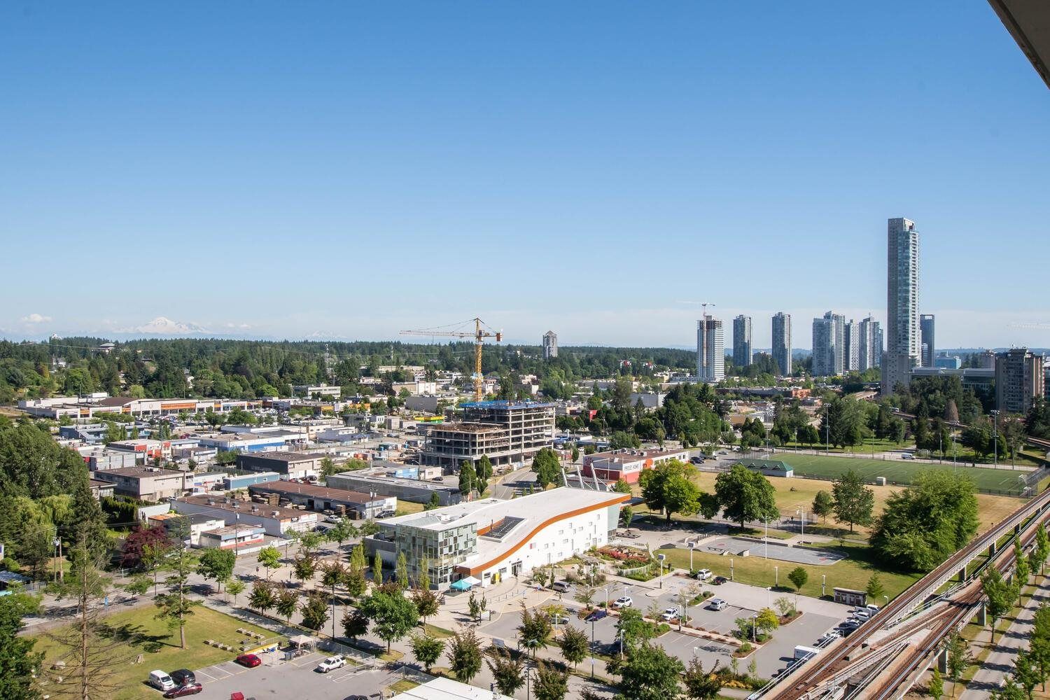Main Photo: 2002 10777 UNIVERSITY Drive in Surrey: Whalley Condo for sale in "CITY POINT" (North Surrey)  : MLS®# R2595806