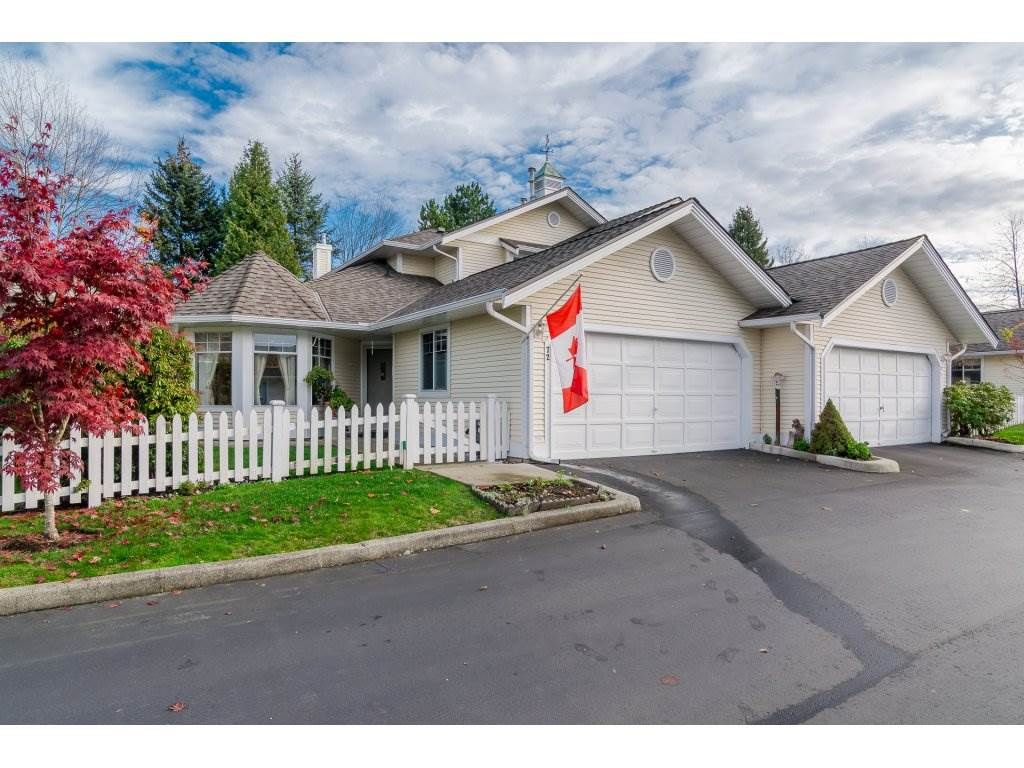 Main Photo: 72 21138 88 Avenue in Langley: Walnut Grove Townhouse for sale in "Spencer Green" : MLS®# R2122624