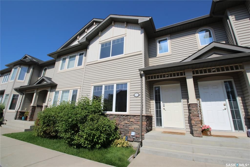 Main Photo: 204 303 Slimmon Place in Saskatoon: Lakeview SA Residential for sale : MLS®# SK944865