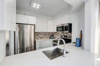 Photo 8: 502 1405 W 12TH Avenue in Vancouver: Fairview VW Condo for sale in "The Warrenton" (Vancouver West)  : MLS®# R2664238