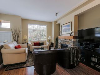 Photo 2: 13 100 KLAHANIE DRIVE in Port Moody: Port Moody Centre Townhouse for sale : MLS®# R2056381