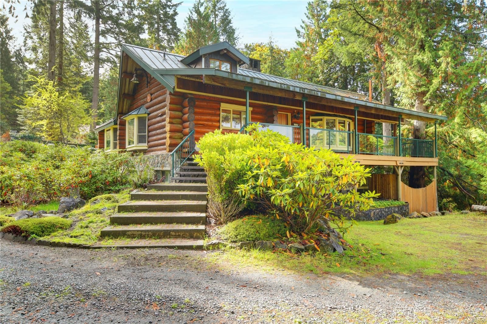 Main Photo: 119 Ross-Durrance Rd in Highlands: Hi Eastern Highlands House for sale : MLS®# 916550