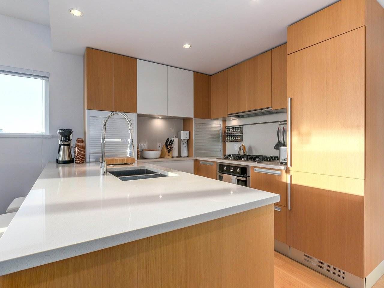 Main Photo: 709 288 W 1ST Avenue in Vancouver: False Creek Condo for sale in "JAMES" (Vancouver West)  : MLS®# R2227091