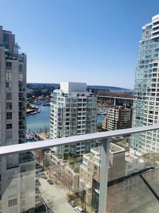 Photo 2: 1903 1480 HOWE Street in Vancouver: Yaletown Condo for sale (Vancouver West)  : MLS®# R2450253