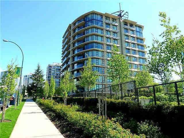 Main Photo: 407 683 W VICTORIA Park in North Vancouver: Lower Lonsdale Condo for sale in "Mira on the Park" : MLS®# R2400828