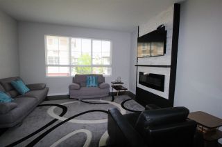 Photo 2: 94 19505 68A Avenue in Surrey: Clayton Townhouse for sale in "Clayton Rise" (Cloverdale)  : MLS®# R2263959