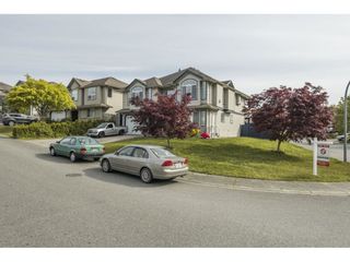 Photo 4: 7980 D'HERBOMEZ Drive in Mission: Mission BC House for sale in "College Heights" : MLS®# R2575308