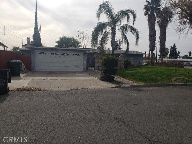 Main Photo: House for sale : 4 bedrooms : 25641 Byron Street in San Bernardino