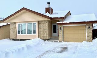 Photo 2: 23 Point West Drive in Winnipeg: Richmond West Residential for sale (1S)  : MLS®# 202401142