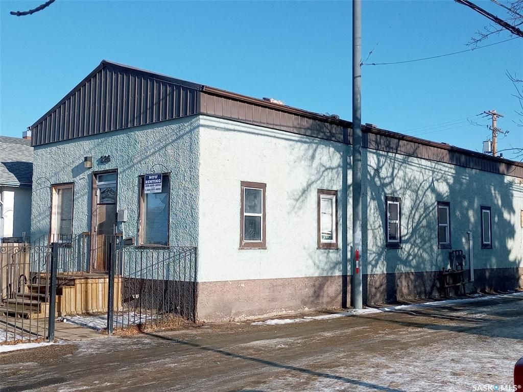 Main Photo: 226 D Avenue South in Saskatoon: Riversdale Multi-Family for sale : MLS®# SK925905