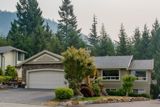 Photo 1: 1004 TOBERMORY Way in Squamish: Garibaldi Highlands House for sale in "Garibaldi Highlands" : MLS®# R2193419
