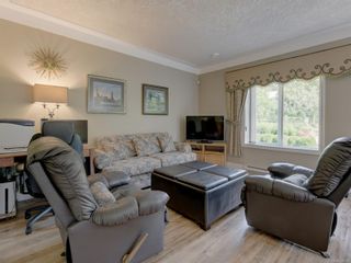 Photo 15: 755 Rogers Ave in Saanich: SE High Quadra House for sale (Saanich East)  : MLS®# 935588