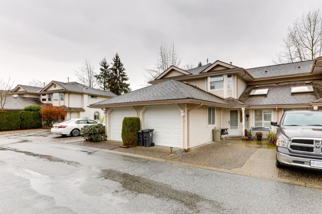 Main Photo: 26 9045 WALNUT GROVE Drive in Langley: Walnut Grove Townhouse for sale in "BRIDLEWOODS" : MLS®# R2535802