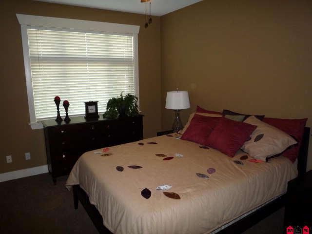 Photo 4: Photos: 202 9060 BIRCH Street in Chilliwack: Chilliwack W Young-Well Condo for sale in "THE ASPEN GROVE" : MLS®# H1002738