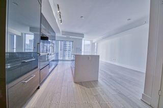 Photo 3: 3501 1 Yorkville Avenue in Toronto: Annex Condo for sale (Toronto C02)  : MLS®# C6050004
