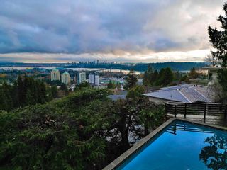 Photo 3: 832 YOUNETTE Drive in West Vancouver: Sentinel Hill House for sale in "Sentinel" : MLS®# R2869230