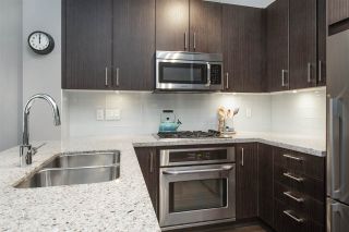 Photo 3: 303 119 W 22ND Street in North Vancouver: Central Lonsdale Condo for sale in "Anderson Walk" : MLS®# R2479541