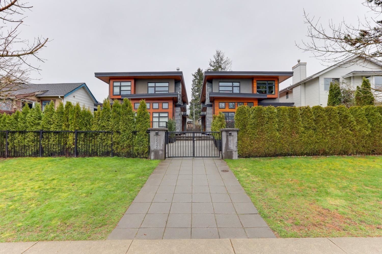 Main Photo: 2 254 E 19TH Street in North Vancouver: Central Lonsdale 1/2 Duplex for sale : MLS®# R2667513