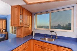 Photo 11: PACIFIC BEACH House for sale : 3 bedrooms : 2425 Wilbur Ave in San Diego