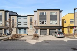 Photo 1: 432 Covecreek Circle NE in Calgary: Coventry Hills Row/Townhouse for sale : MLS®# A2120959