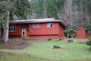 Photo 1: 8936 REDROOFFS Road in Halfmoon Bay: Halfmn Bay Secret Cv Redroofs House for sale in "WELCOME WOODS" (Sunshine Coast)  : MLS®# R2644967