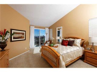 Photo 13: PACIFIC BEACH House for sale : 5 bedrooms : 2410 Geranium in San Diego
