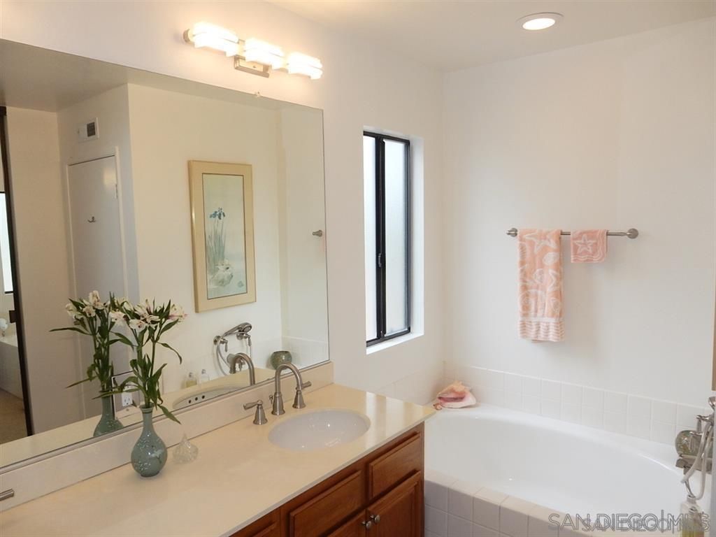 Photo 21: Photos: CARMEL VALLEY Twin-home for rent : 3 bedrooms : 3631 Fallon Circle in San Diego