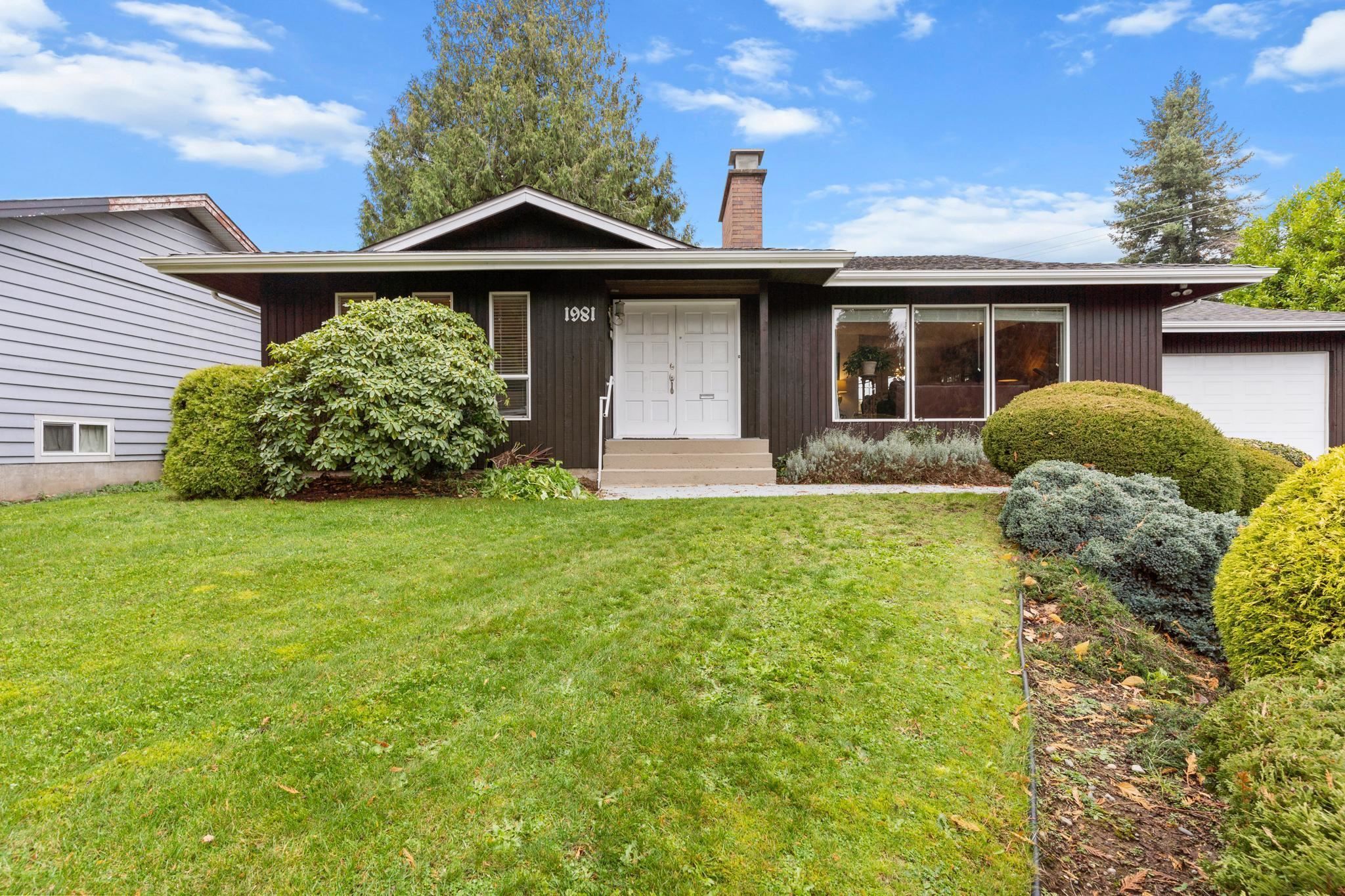 Main Photo: 1981 POWELL Crescent in Abbotsford: Central Abbotsford House for sale : MLS®# R2834358