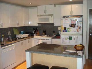 Photo 2: 1009-155 West 1st Street in North Vancouver: Lower Lonsdale Condo for sale in "TIME EAST" : MLS®# V860373