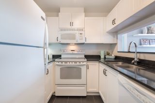 Photo 4: 402 1353 W 70TH Avenue in Vancouver: Marpole Condo for sale in "THE WESTERLUND" (Vancouver West)  : MLS®# R2198649