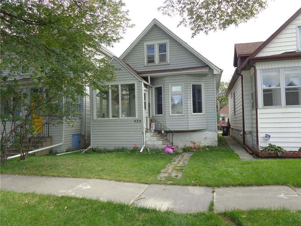 Main Photo: 488 Carlaw Avenue in Winnipeg: Lord Roberts Residential for sale (1Aw)  : MLS®# 202022679