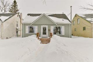 Photo 1: 488 Queenston Street in Winnipeg: Residential for sale (1C)  : MLS®# 202205467