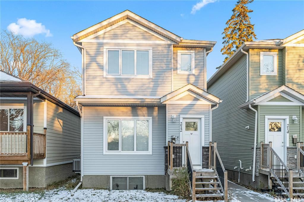 Main Photo: 212 G Avenue South in Saskatoon: Riversdale Residential for sale : MLS®# SK949973