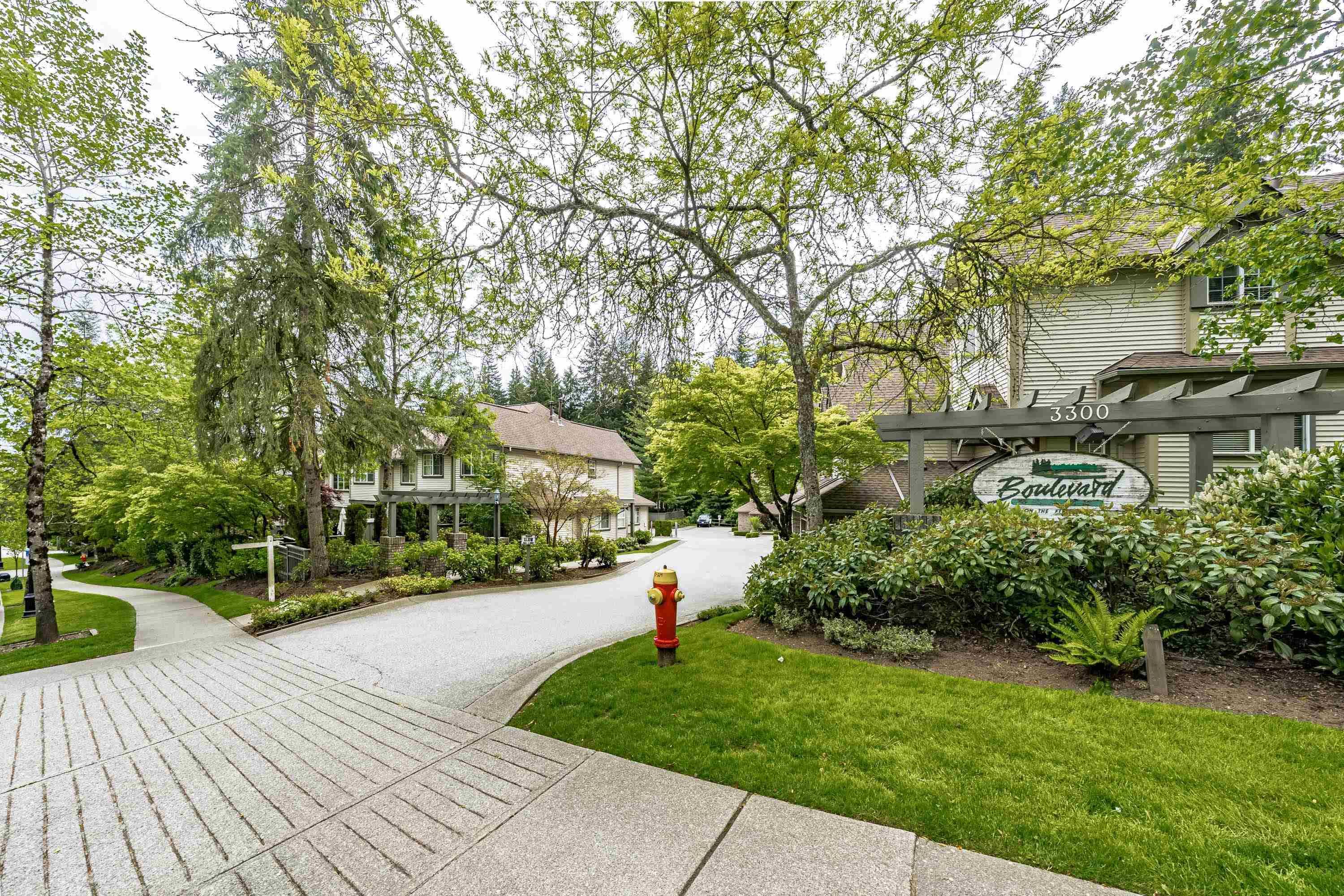 Main Photo: 15 3300 PLATEAU Boulevard in Coquitlam: Westwood Plateau Townhouse for sale : MLS®# R2780163