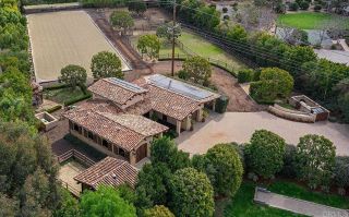 Main Photo: House for rent : 5 bedrooms : 16161 Valle De Oro in Rancho Santa Fe
