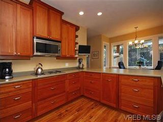 Photo 7: 453 Glendower Rd in VICTORIA: SW Prospect Lake House for sale (Saanich West)  : MLS®# 594581