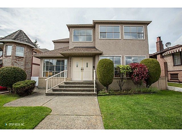Photo 2: Photos: 8039 ASH Street in Vancouver: Marpole House for sale (Vancouver West)  : MLS®# V1118173