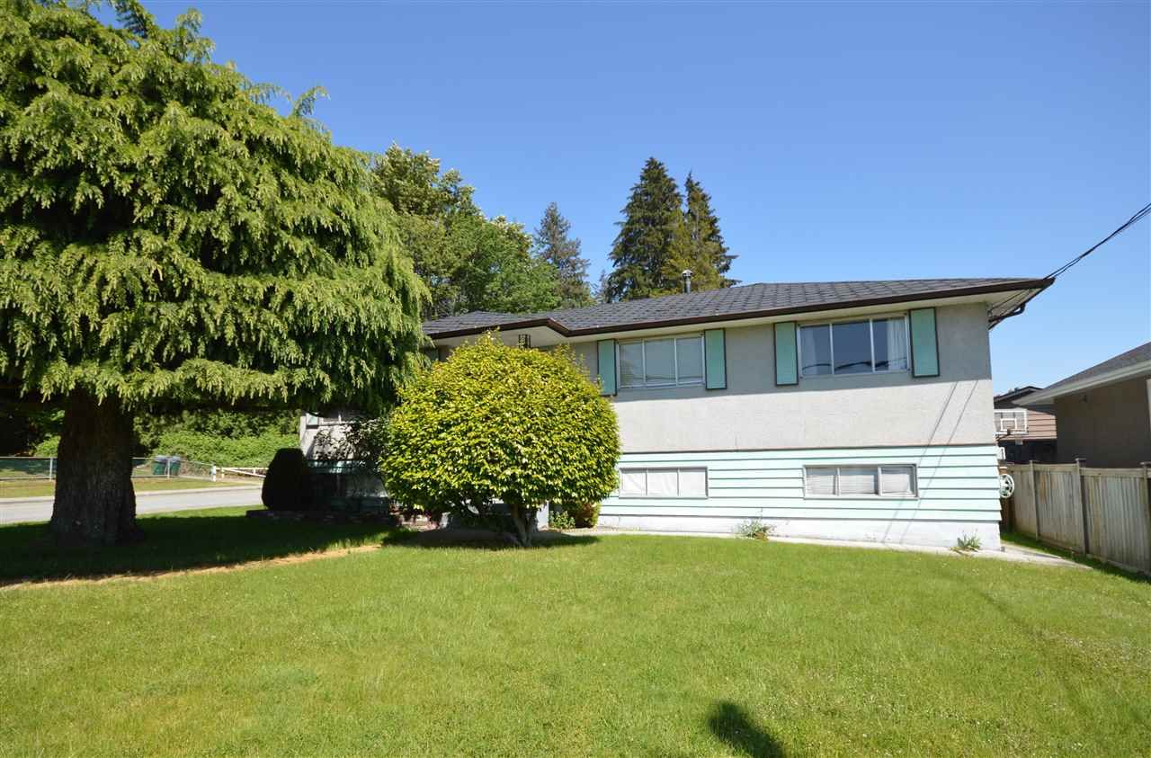 Main Photo: 1820 YEOVIL Avenue in Burnaby: Montecito House for sale (Burnaby North)  : MLS®# R2586099