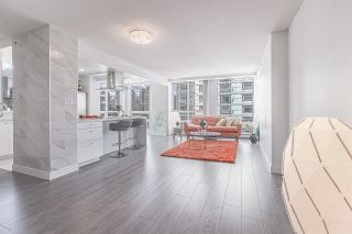 Photo 3: 1602 1201 MARINASIDE Crescent in Vancouver: Yaletown Condo for sale (Vancouver West)  : MLS®# R2401995