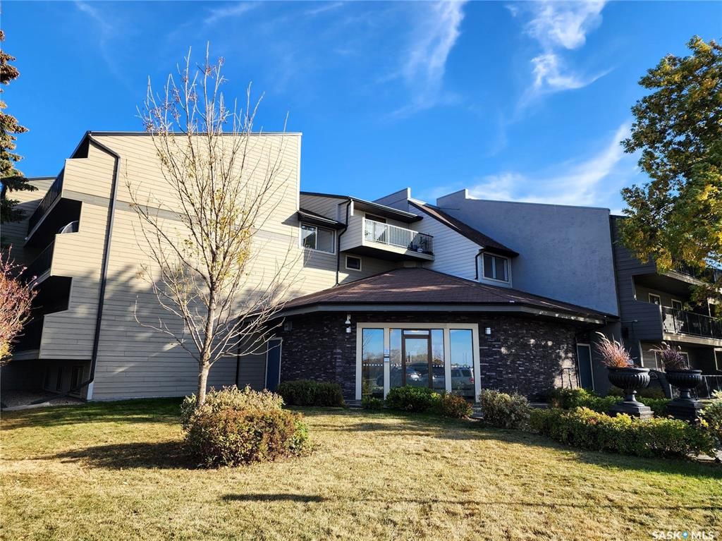 Main Photo: 202 2233 St Henry Avenue in Saskatoon: Exhibition Residential for sale : MLS®# SK911022