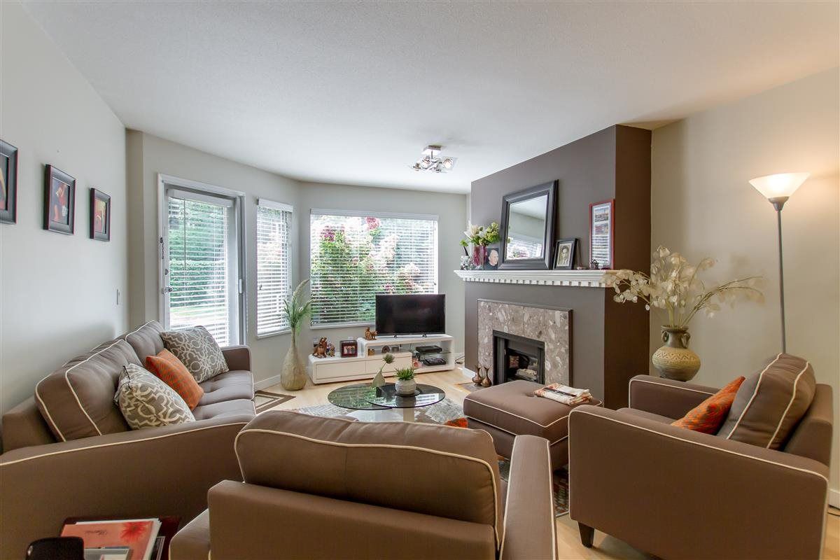 Photo 2: Photos: 111 3770 MANOR Street in Burnaby: Central BN Condo for sale in "CASCADE WEST" (Burnaby North)  : MLS®# R2398930