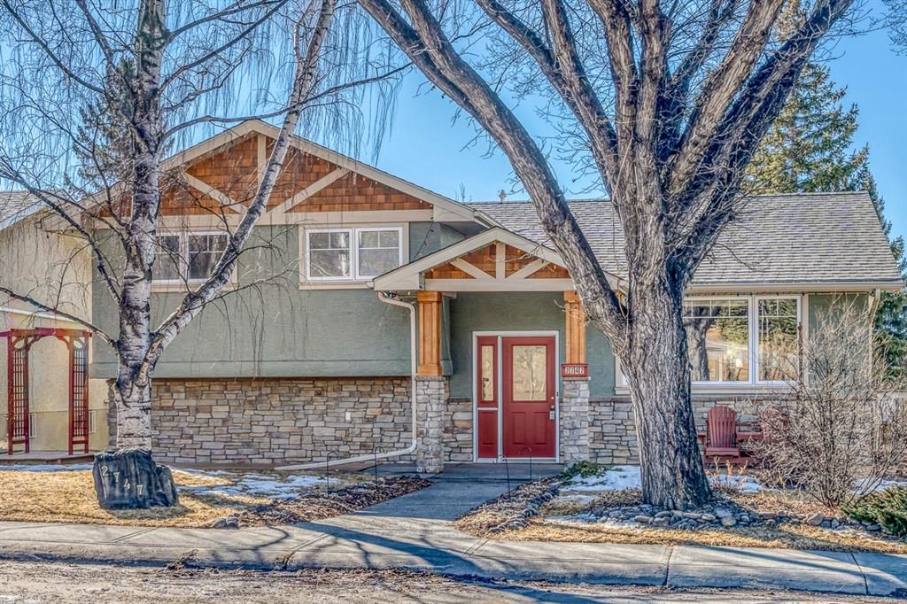 Main Photo: 2747 Cannon Road NW in Calgary: Charleswood Detached for sale : MLS®# A1192341