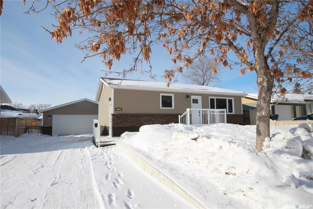 Main Photo: 1731 ST. Laurent Drive in North Battleford: College Heights Residential for sale : MLS®# SK920366
