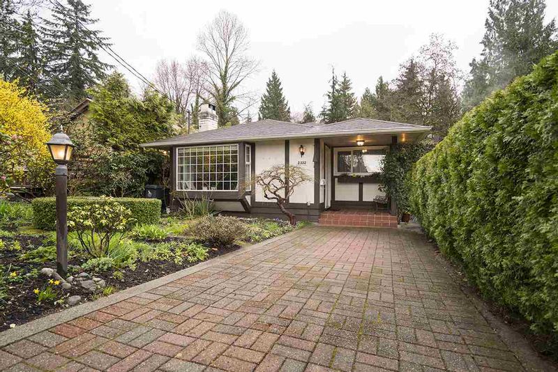 FEATURED LISTING: 2332 MACKAY Avenue North Vancouver