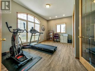 Photo 5: 1043 Canyon Boulevard W in Lethbridge: House for sale : MLS®# A2106179