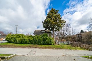 Photo 3: 1108 FIFTH Avenue in New Westminster: Uptown NW House for sale : MLS®# R2663380