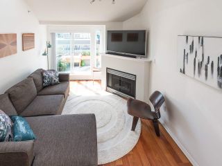 Photo 13: 404 3939 HASTINGS STREET in Burnaby: Vancouver Heights Condo for sale (Burnaby North)  : MLS®# R2261825