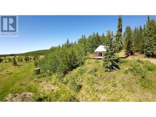 Photo 3: 4187 LAVINGTON ROAD in Quesnel: House for sale : MLS®# R2784440