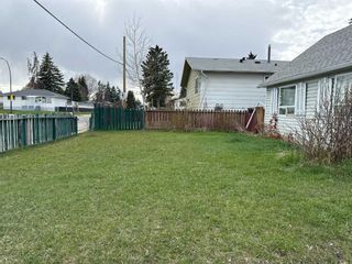 Photo 3: 4008 14 Avenue SE in Calgary: Forest Lawn Detached for sale : MLS®# A2126362